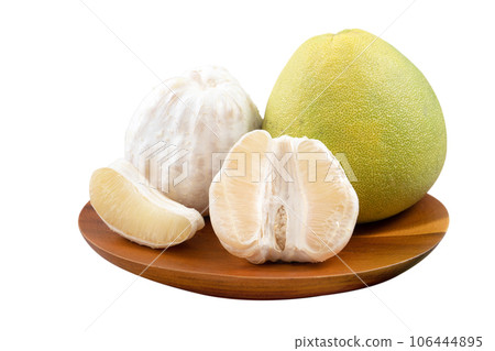 Pomelo mid-autumn festival white background go back pomelo isolated clipping path 切り抜き 106444895