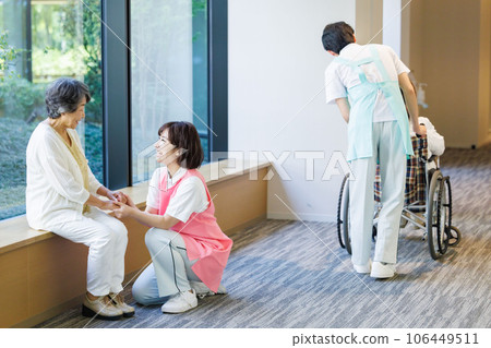 Elderly people and staff in long-term care facilities Photographing cooperation "LINK FOREST" 106449511
