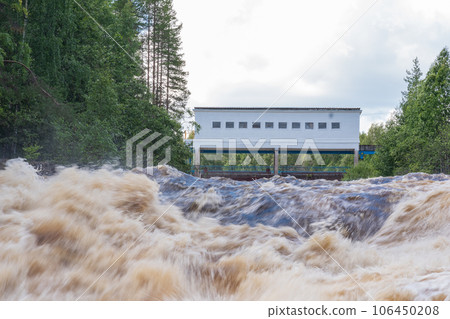 idle discharge of water at a small hydroelectric power station 106450208