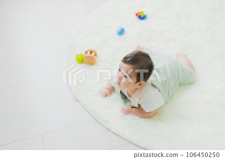 baby in the living room 106450250