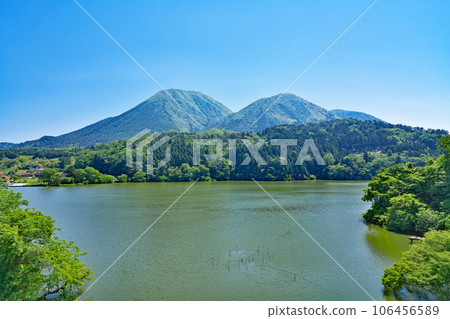 [Mt. Sanbe from Ukifu Pond Observatory] Ikeda, Sanbe-cho, Ota City, Shimane Prefecture 106456589