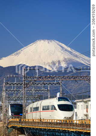 神奈川_從小田原眺望小田急線和富士山的壯麗景色 神奈川_從小田原眺望小田急線和富士山的壯麗景色 106459269