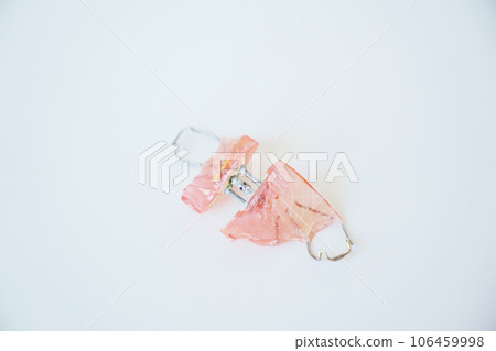 兒童正畸矯治器 106459998