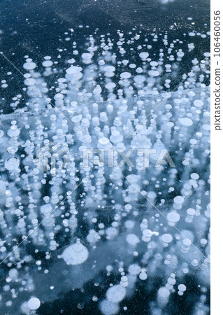 Hokkaido_Lake Nukabira ice bubble superb view 106460056