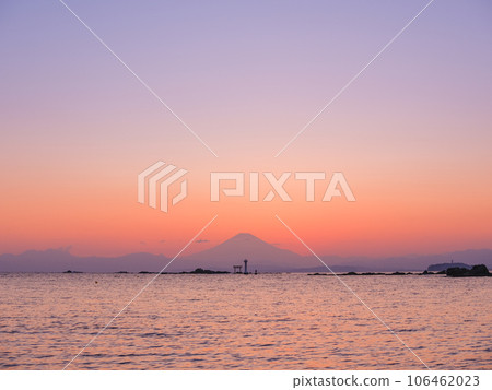 神奈川葉山_從真瀨海岸眺望富士山的壯麗景色 106462023