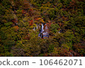 秋葉染紅的霧降瀑布 106462071