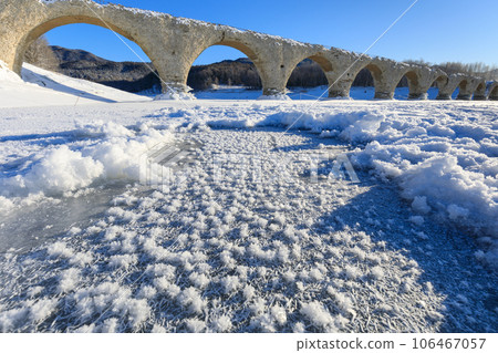 北海道_霜花雪景和牛週別川大橋的壯麗雪景 106467057