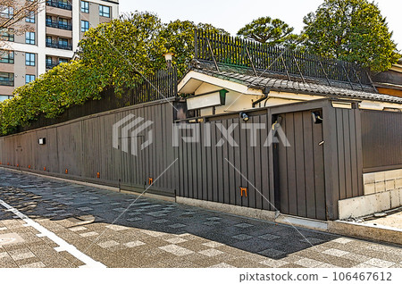 [Illustrated style Kyoto] The stylish appearance of Kyoto Machiya 106467612