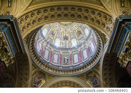 St. Stephen's Basilica in Budapest, Hungary 106468401