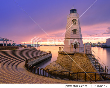 大阪_舊堺燈塔和壯觀的日落景色 大阪_舊堺燈塔和壯觀的日落景色 106468447