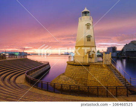 大阪_舊堺燈塔_夕陽和燈光的壯麗景色 大阪_舊堺燈塔_夕陽和燈光的壯麗景色 106468525