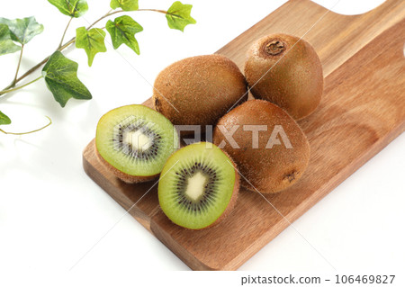 Kiwi fruit Kiwi fruit 106469827