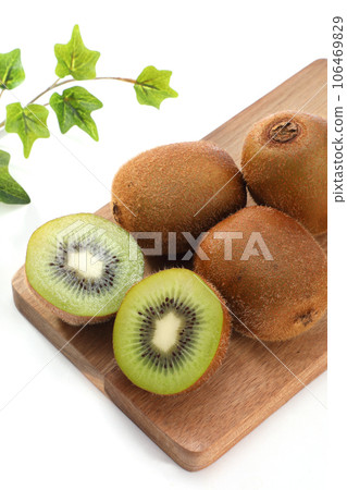 Kiwi fruit Kiwi fruit 106469829