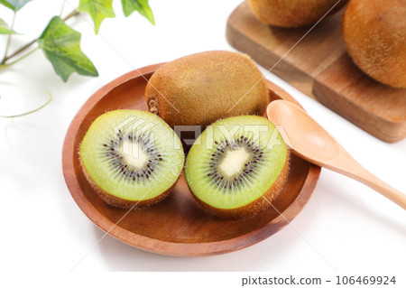 Kiwi fruit	 106469924