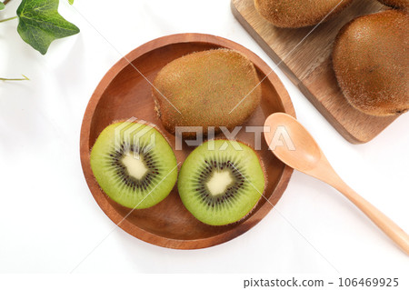 Kiwi fruit	 106469925