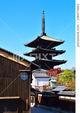 Autumn Kyoto Higashiyama Hokanji Temple 106474862