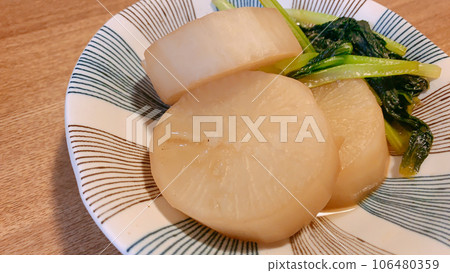 Boiled radish and mizuna Boiled radish and mizuna 106480359
