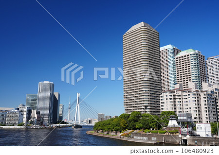 東京隅田川沿岸的超高層住宅 東京隅田川沿岸的超高層住宅 106480923