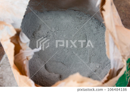 Cement powder in bag package Cement powder in bag package 106484186