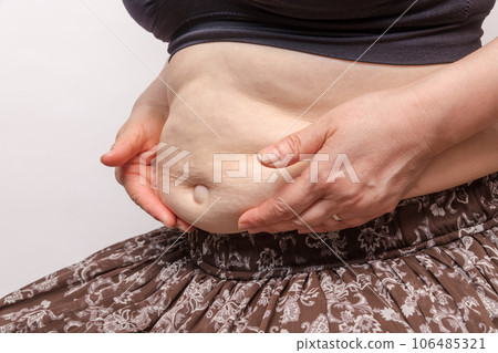【德貝索與一位挑肚皮肉的家庭主婦】 106485321