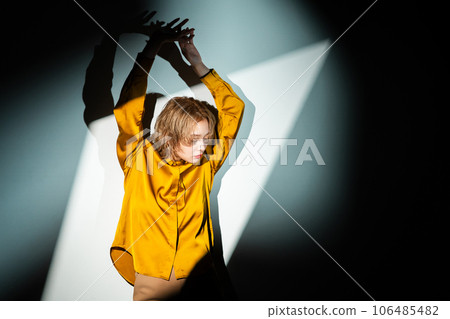 女生 女孩 女性 106485482