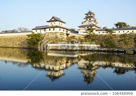 今治城堡城堡塔和Yamazato槳 106488909