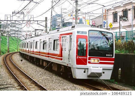 相模鐵道9000系在相鐵本線行駛至海老名方向 相模鐵道9000系在相鐵本線行駛至海老名方向 106489121