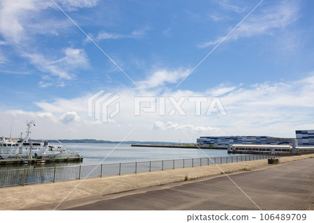 Summer seascape near Centrair, Tokoname City, Aichi Prefecture Summer seascape near Centrair, Tokoname City, Aichi Prefecture 106489709