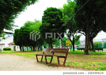Scenery of Maedahigashi Park in Kawaguchi City, Saitama Prefecture 106490629