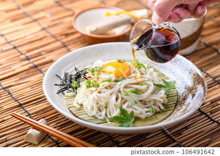 A summer staple! Chilled Udon Zaru Udon 106491642
