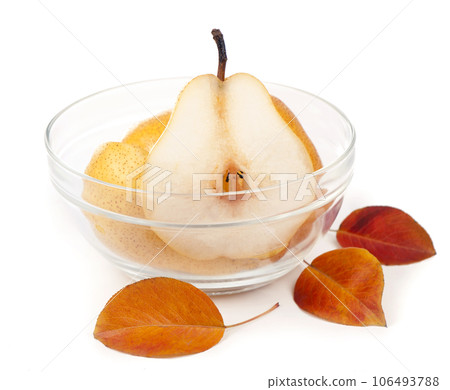 Fresh ripe pears isolated on white background. 106493788