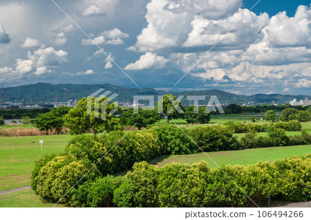 寢屋川市淀川河川公園夏日風景 106494266