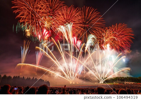 Hokkaido Moerenuma Art Fireworks Festival 106494319