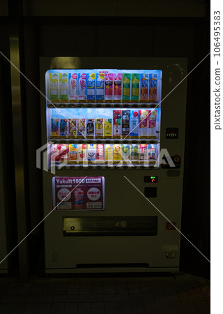 Vending machine at night Vending machine at night 106495383