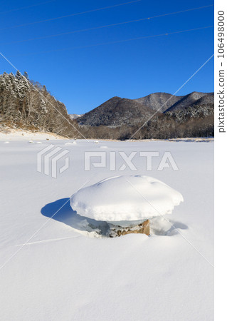 北海道糠平湖_蘑菇冰的絕景和晴朗的天氣 106498000