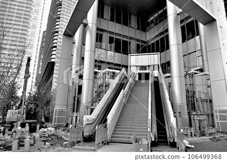 Scenery of skyscrapers such as Azabudai Hills, a redevelopment complex in Tokyo, monochrome Scenery of skyscrapers such as Azabudai Hills, a redevelopment complex in Tokyo, monochrome 106499368