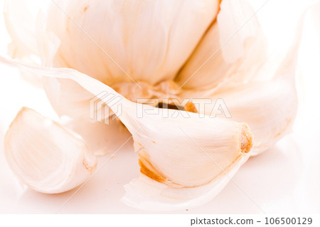 Organic garlic from the local Farmers Market. 106500129