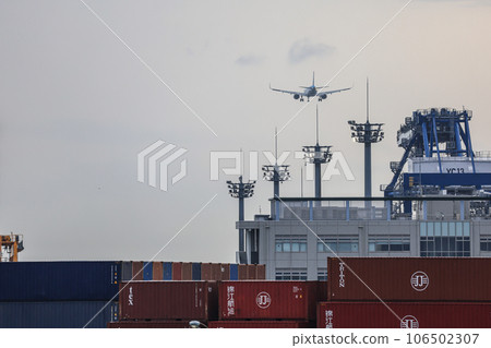 Logistics / marine containers and aircraft Logistics / marine containers and aircraft 106502307