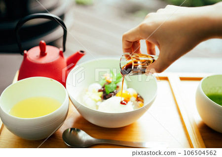 Japanese confectionery and green tea Japanese confectionery and green tea 106504562