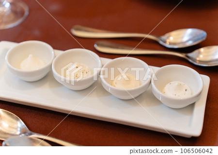 4 types of butter for bread 106506042