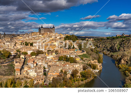 Old city with its Royal Palace over the Tagus River sinuosity Old city with its Royal Palace over the Tagus River sinuosity 106508907