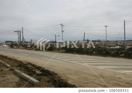 11 days after the Great East Japan Earthquake Iwanuma City, Miyagi Prefecture 106509351