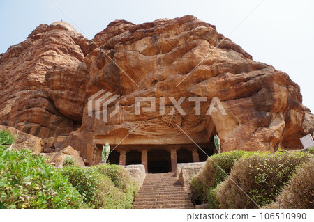 印度巴達米石窟寺 106510990