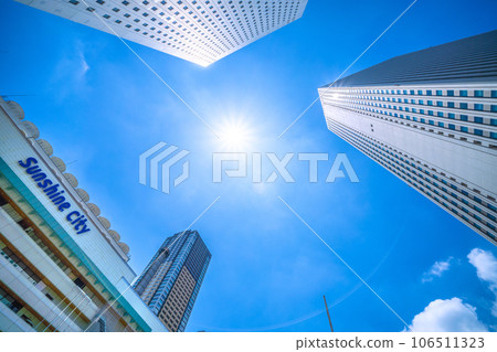 Tokyo cityscape in Japan Sunlight pours in...Ikebukuro's Sunshine 60 and Tawaman 106511323