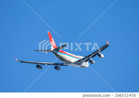 航空貨運・航空貨運/從成田機場起飛的飛機・波音 747・Cargolux 106511478
