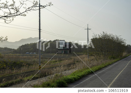 Bicycle path along Yeongsangang River 106511919