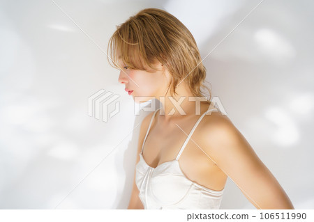 透明美女形象 106511990