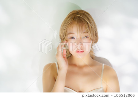 Transparent beauty image of a woman 106512006