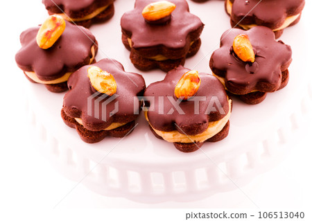 Mini peanut butter cookie tartes at dessert bar. 106513040