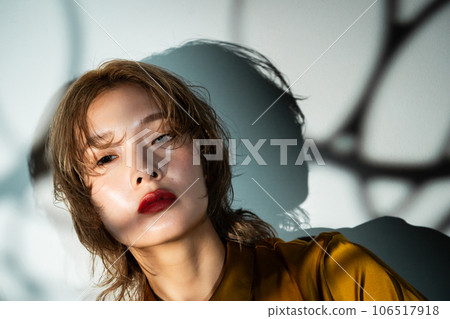 女生 女孩 女性 106517918